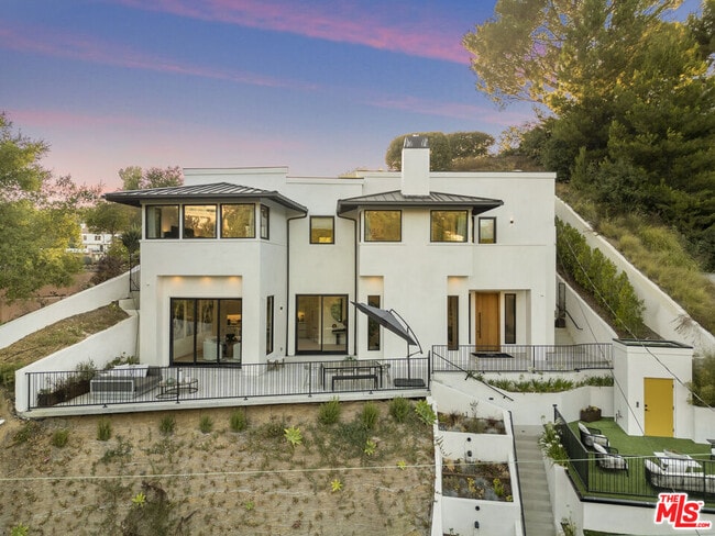 Building Photo - 3101 Belden Dr