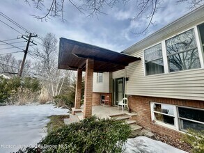 Building Photo - 968 Elting Rd
