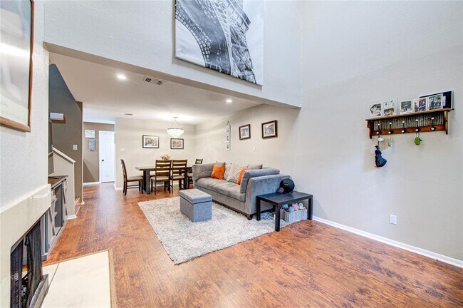 Building Photo - 16800 Sugar Pine Dr