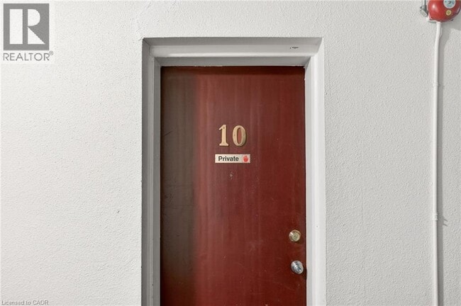 Building Photo - 237 Mohawk Rd E