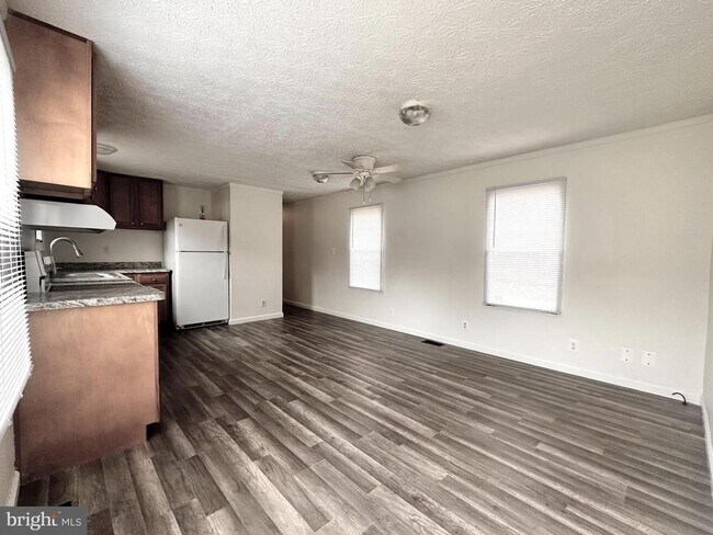 Foto del edificio - 410 Melvin Ave