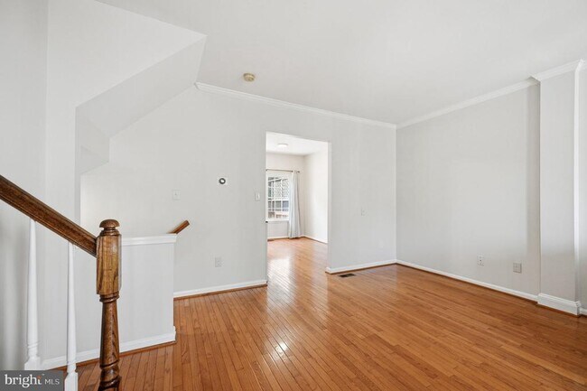 Foto del edificio - 7676 Helmsdale Pl