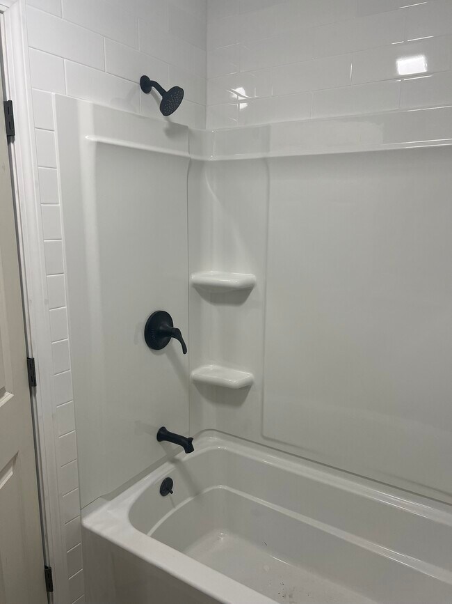 New Showe with Tile Surround - 1 Abbott Rd