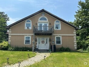 Building Photo - 852 Freedom Plains Rd