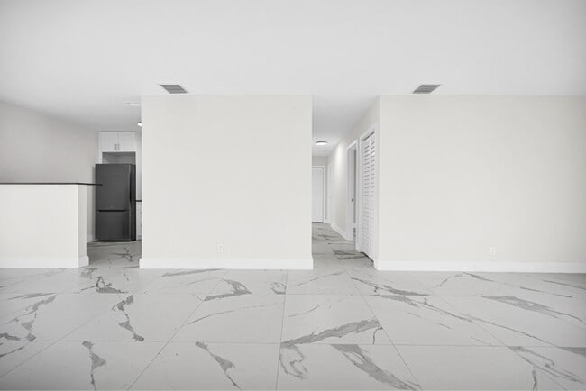 Foto del edificio - 100 SW 7th St