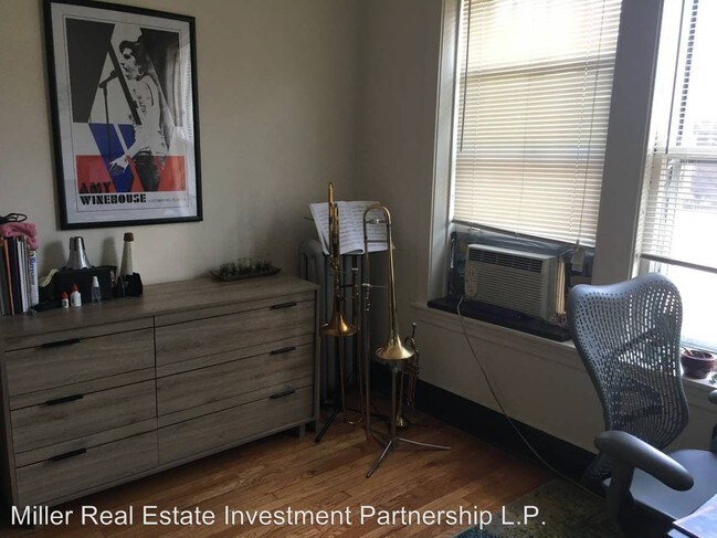Foto del edificio - 3800-3804 N Damen Ave