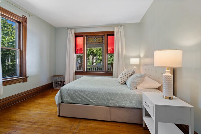 Foto del edificio - 1028 Porlier St