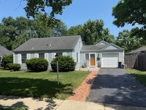 Building Photo - 1435 Sycamore Ln
