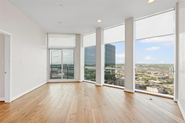 Building Photo - 500 Throckmorton St