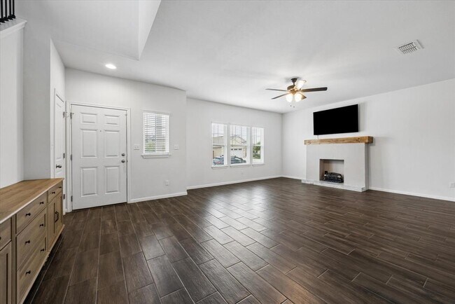 Building Photo - 145 Horsemint Way