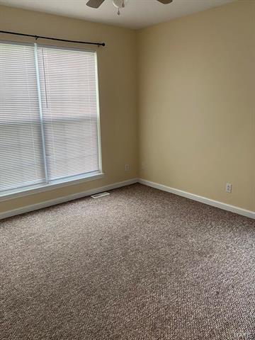 Building Photo - 707 Tall Oaks Dr