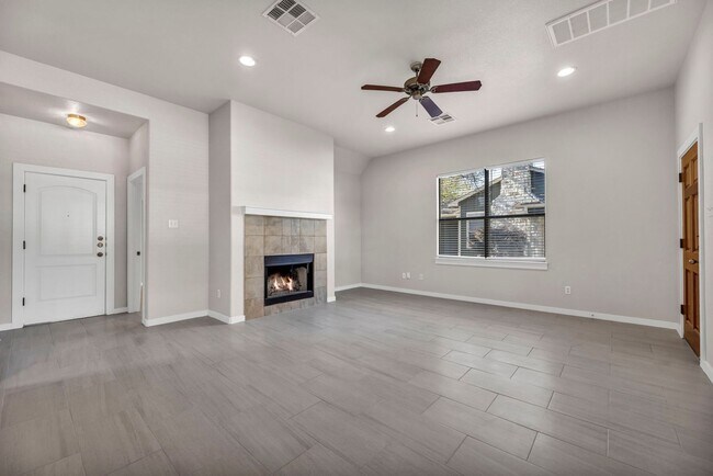 Foto del edificio - 1 MONTH FREE*  Gorgeous 3 bed 2 Bath detac...
