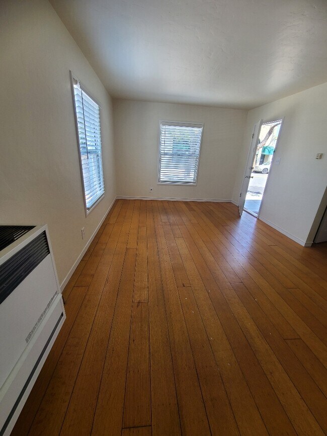 Building Photo - 1034 Solano Ave