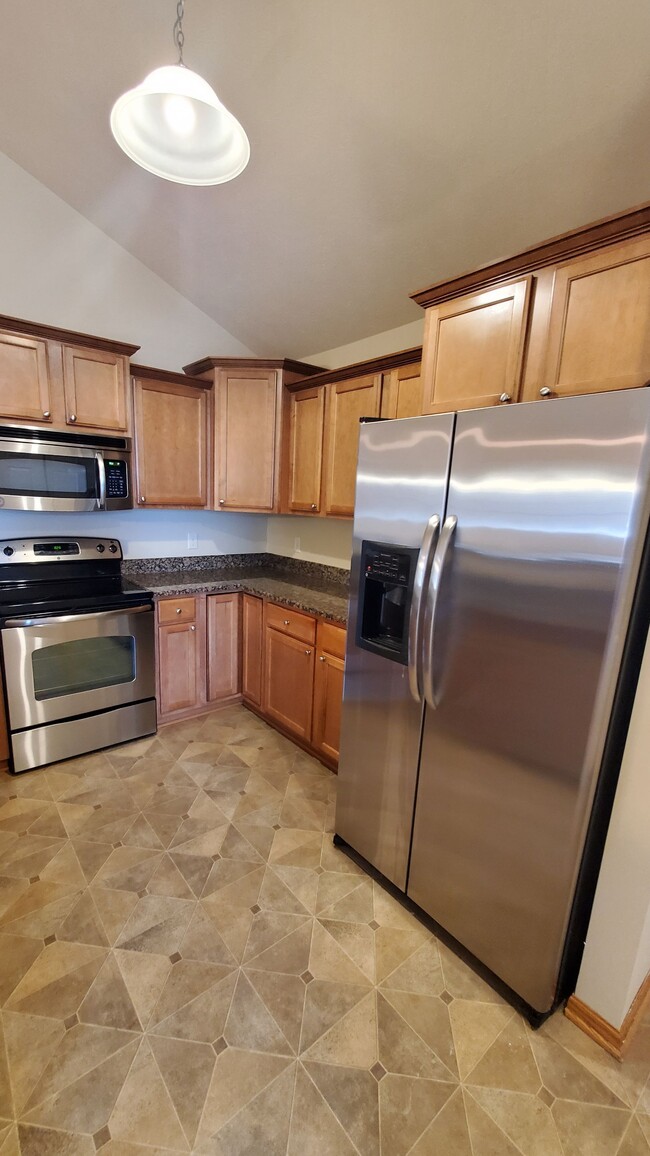 Building Photo - 8615 Ridge Hollow Dr