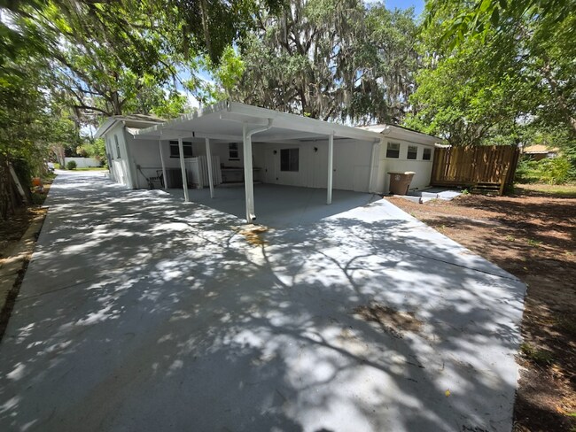 Foto del edificio - 2827 SE 2nd St