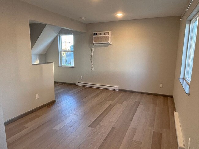 Foto del edificio - Duplex: Fully Remodeled 2024 Now Available