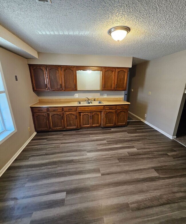 Foto del edificio - 11763 Wood Oak Ave