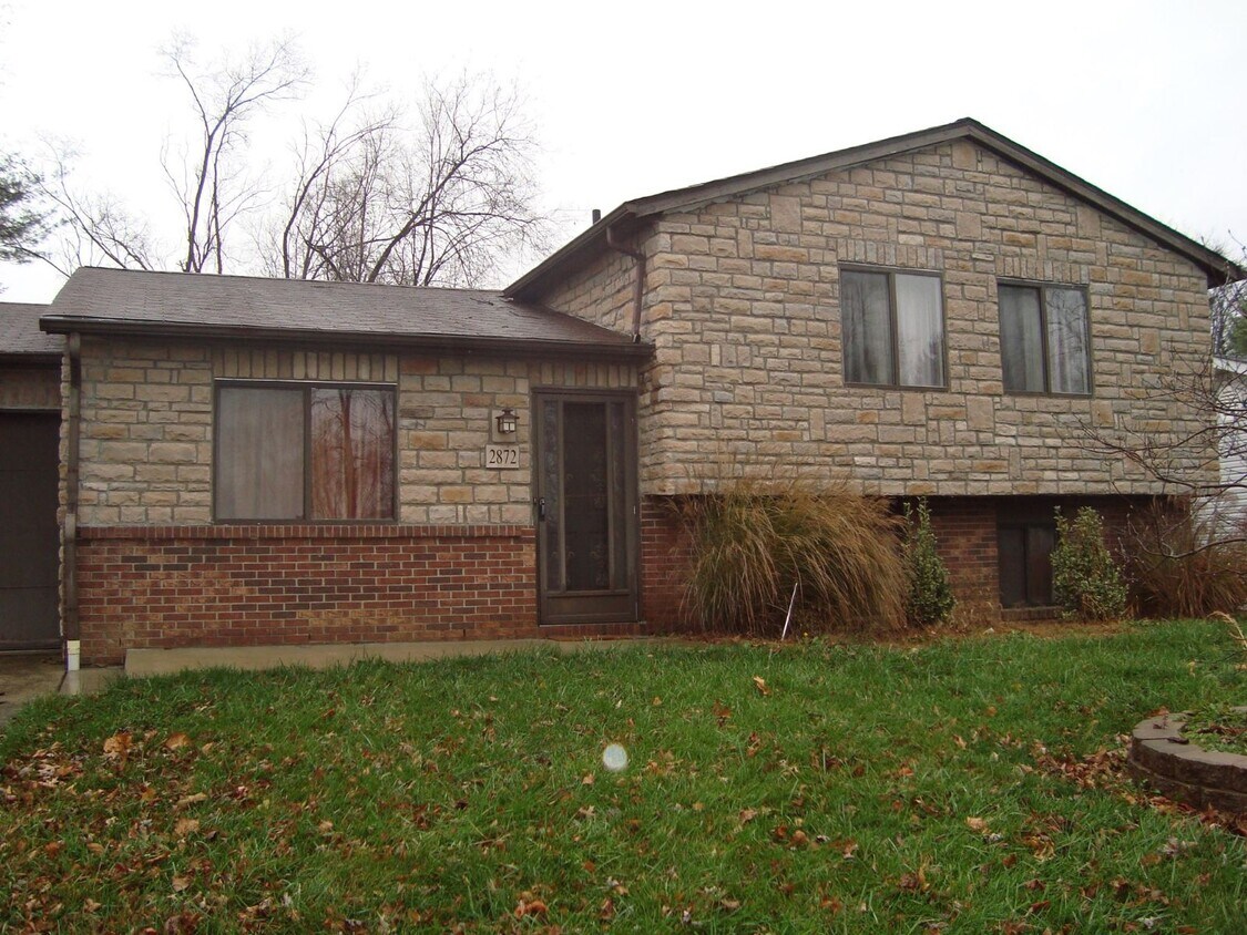 Foto principal - 2872 Chimney Point Dr