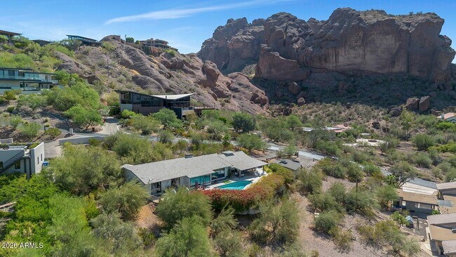 Foto del edificio - 5526 Camelback Canyon Dr
