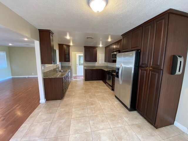 Building Photo - 5525 Los Palos Cir