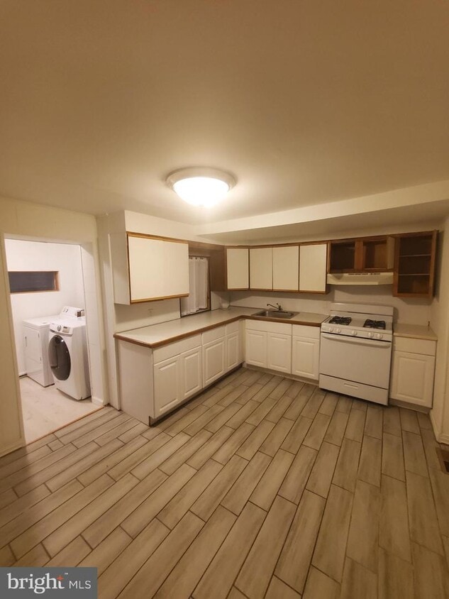 1 Old Ashton Rd, Philadelphia, PA 19152 House Rental in Philadelphia