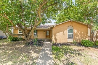 Building Photo - 929 Meadow Mead Dr