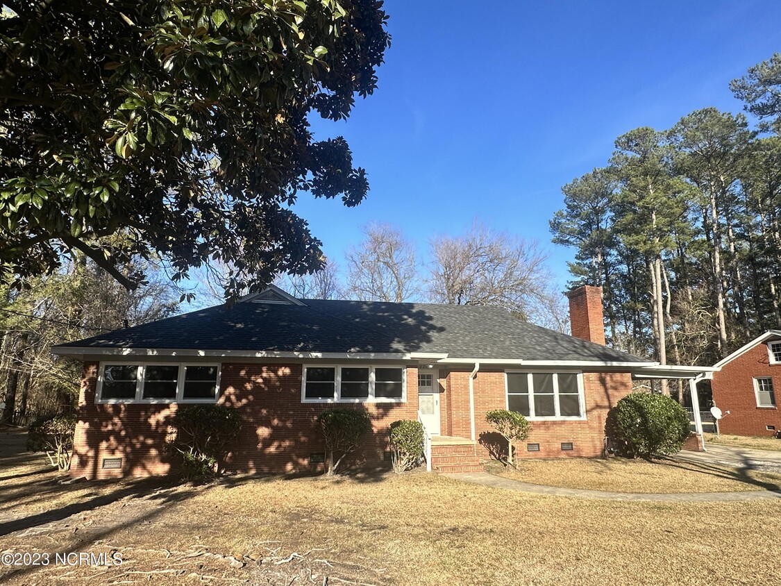 Primary Photo - 2211 Carey Rd