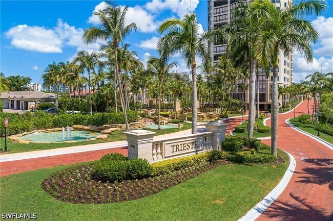 Foto del edificio - 8787 Bay Colony Dr