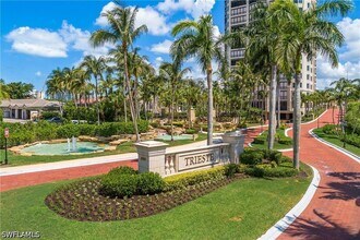 Building Photo - 8787 Bay Colony Dr