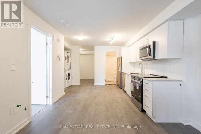 Building Photo - 1680 Victoria Park Ave