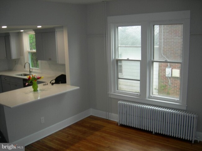 Building Photo - 336 Highland Ave