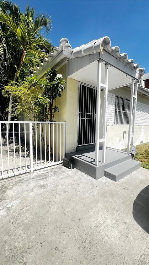Foto principal - 3031 New York St