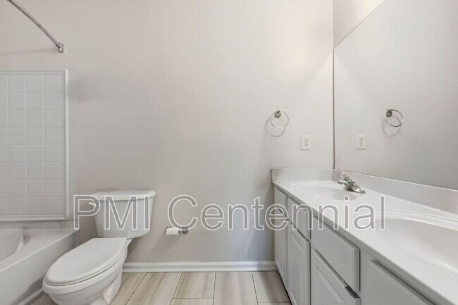 Foto del edificio - 1528 Cove Creek Cir