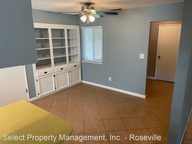 Building Photo - 3 br, 2 bath House - 1825 Vista Creek Dr.