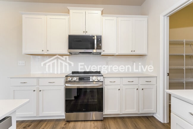 Foto del edificio - 829 Pear Blossom Ct