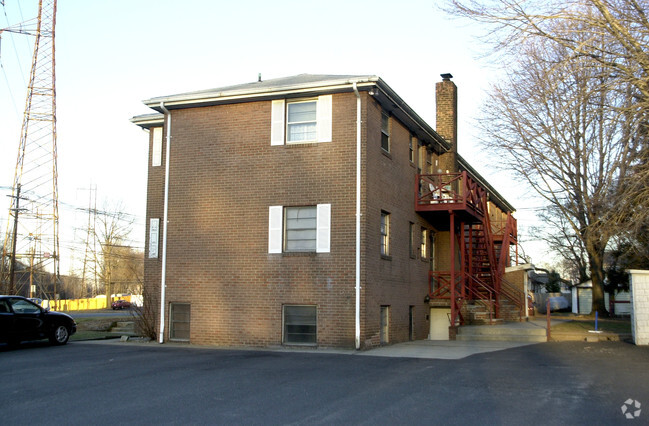 Building Photo - Crestview Apartments