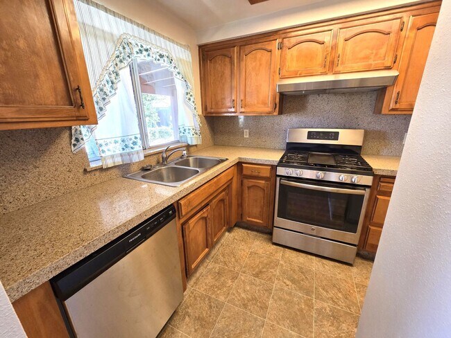 Foto del edificio - Beautiful 3 Bedroom 2 Bath Home in Gated Community