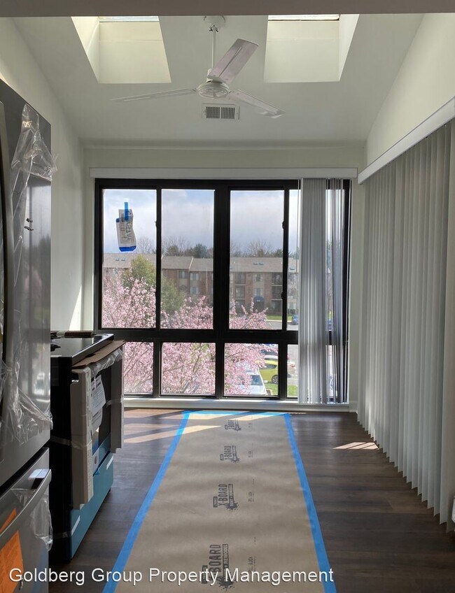 Foto del edificio - 2 br, 2 bath House - 8111 Needwood Rd Apt 204