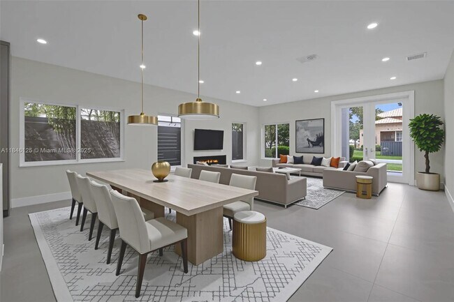 Foto del edificio - 6498 NW 113th Pl