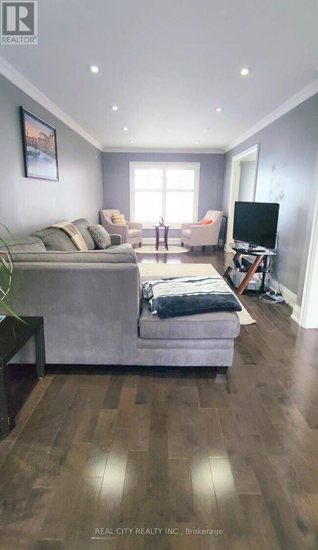 Photo du bâtiment - 229 Kingsbridge Garden Cir