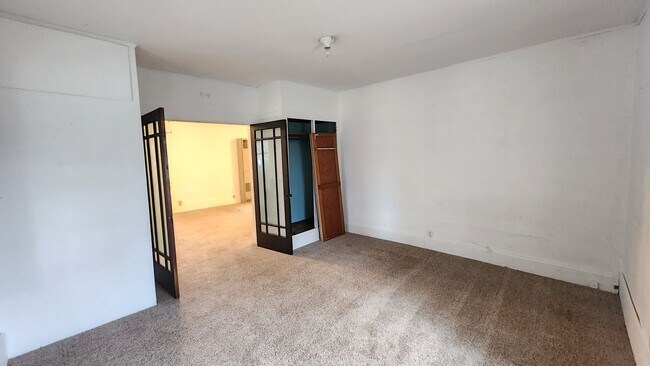 Foto del edificio - 3 Bed 1 Bath Home with Garage