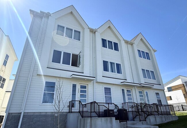 Foto del edificio - 5631 Lenox Ave