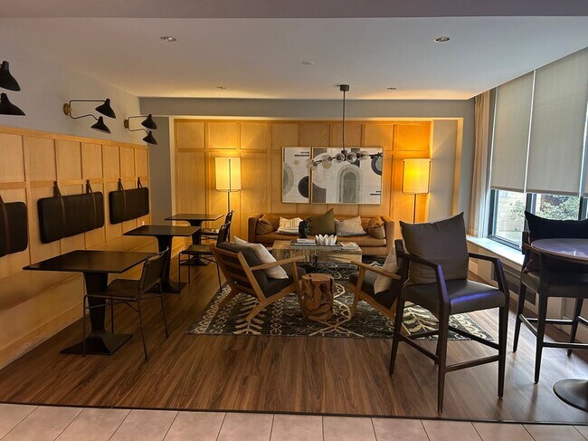 Foto del edificio - 2030 F St NW