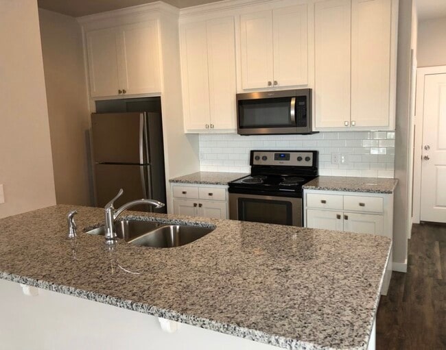 Photo - 1281 E Main St House