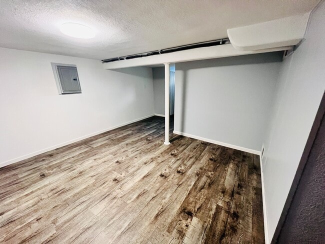 Photo - 6830 Mason St House