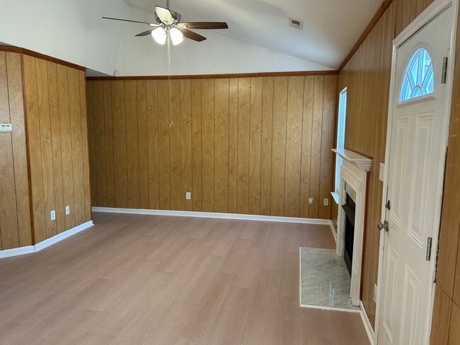 Foto del edificio - 5516 John McGraw Ln