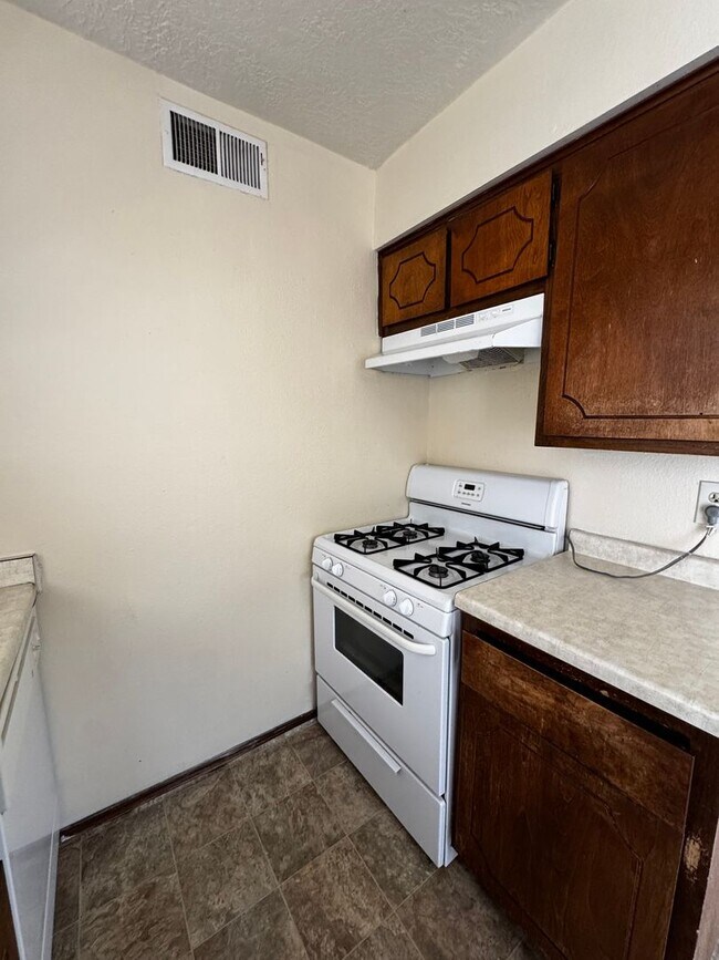 Foto del edificio - Charming 2 bedroom, 1 bath, 1 car garage u...