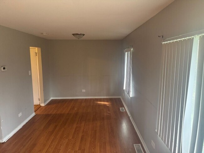 Foto del edificio - Available Now – 4 Bed, 2 Bath