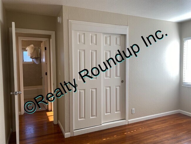 Building Photo - New Year Leasing Special 1/2 Free, Three B...