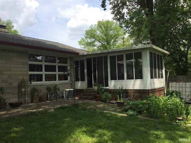 Building Photo - 209 S Hillsdale Dr